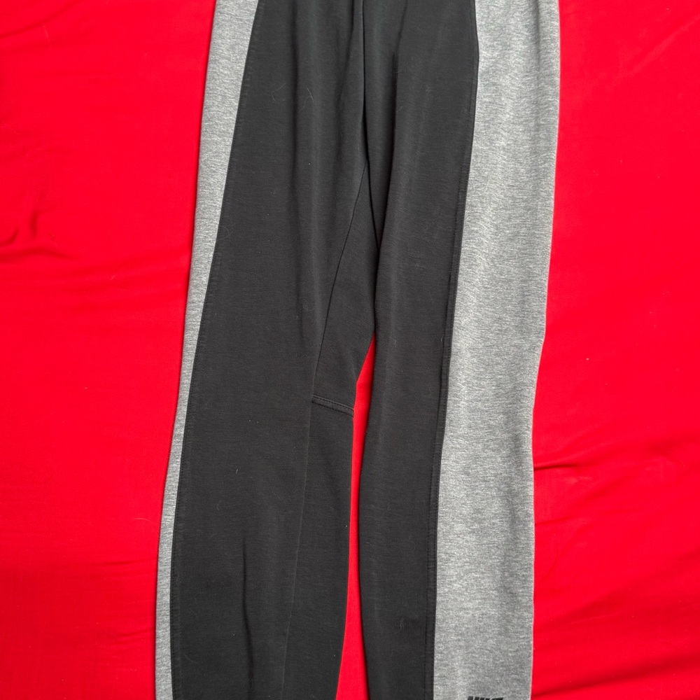 Woman’s Size Small Nike Sweatpants
